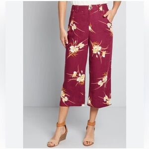 ModCloth Join Joyfully Culottes in Burgundy Floral - Size 4